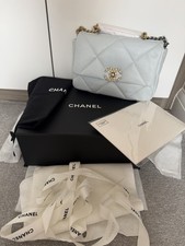 CHANEL 19 Shoulder Bag Small
