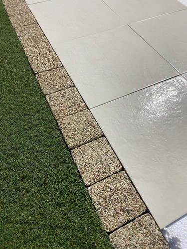 Garden edging border cream