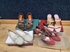 4 pairs of women's shoes