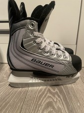 Bauer 22 Ice Hockey Skates ice skating boots UK 2