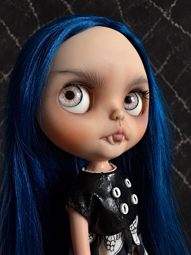 Original blythe custom vampire - custom,