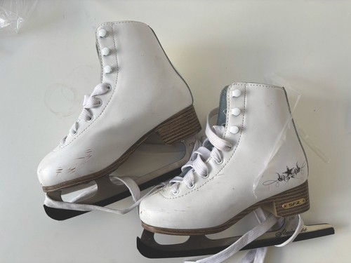 Ice skates 210 pre owned - ice,