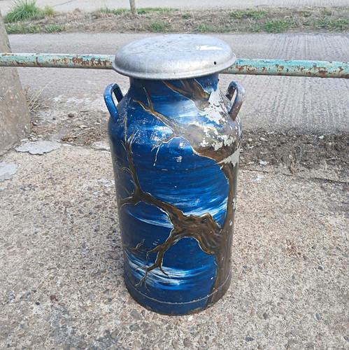Vintage blue painted metal - blue,