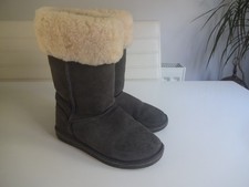 Ladies Grey Beach Feet Short