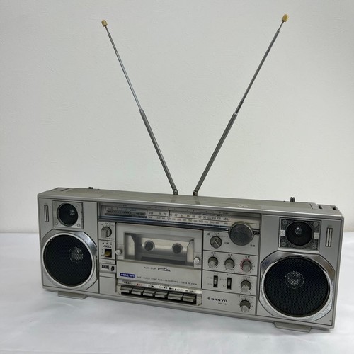 Sanyo vintage boombox - mr-v8,