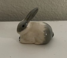 RARE 1930s VINTAGE WADE ENGLAND BUNNY RABBIT FIGURINE