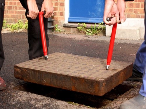 Mustang mini lift manhole - mustang,