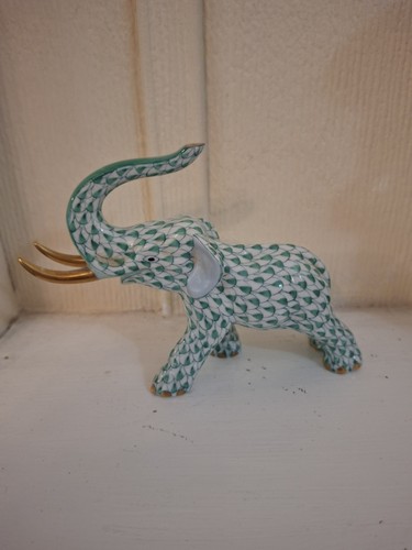 Herend hand painted 5266 - painted,
