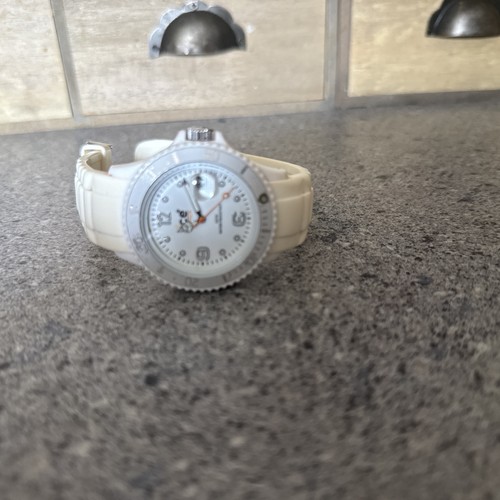 Ice retro quartz - quartz, white