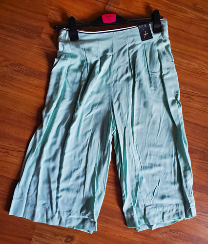 Atmosphere women cropped - atmosphere,