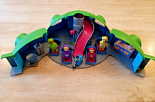 **1996 TELETUBBIES HOME HILL