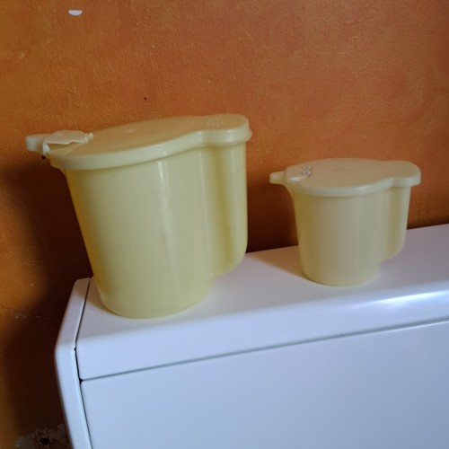 Twi vintage yellow tupperware - twi,