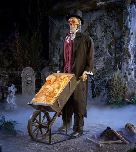 Animated grave robber w - robber,