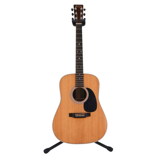 Martin acoustic guitar 28 - martin,