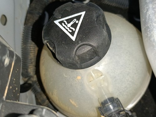 Coolant expansion tank - coolant,