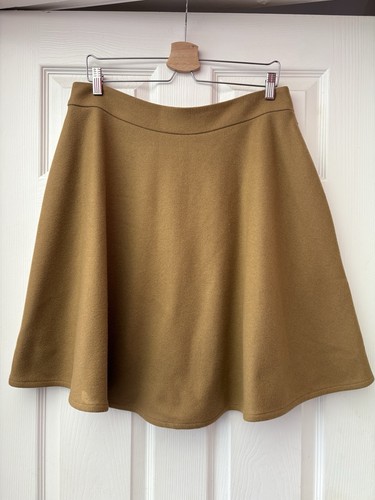 Beautiful caramel boden wool - caramel,
