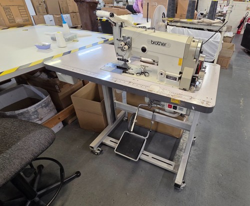 Twin needle feed - , curtain