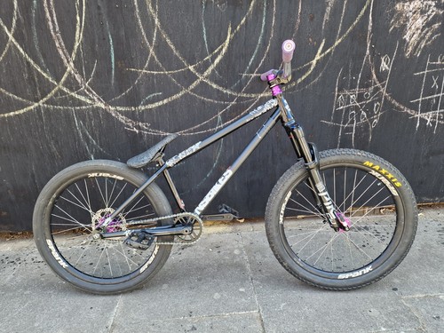 Suburban dirt jump bike - dirt,