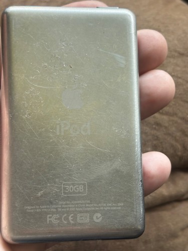 Apple ipod classic 5th gen - apple,