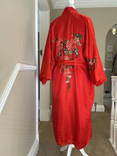 Vintage yue hwa chinese - yue, red