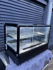 Refrigerated display counter