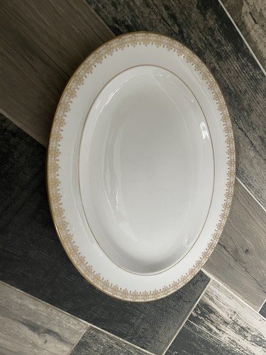 Royal doulton gold - lace, 13.5"