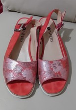 Pavers Ladies Coral Sandals  Size 6