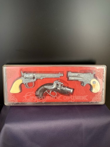 Vintage style toy guns - style, set