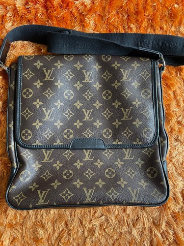 Louis vuitton crossbody - louis, lv