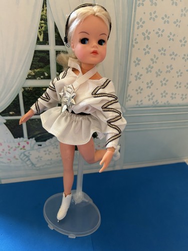 Early sindy active doll - 80,
