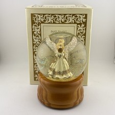 Past Times Angel Snow Globe Dome Musical Hark Herald Pre-Raphaelite Angel Boxed