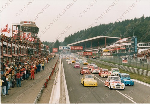Racing circuit car - racing, on