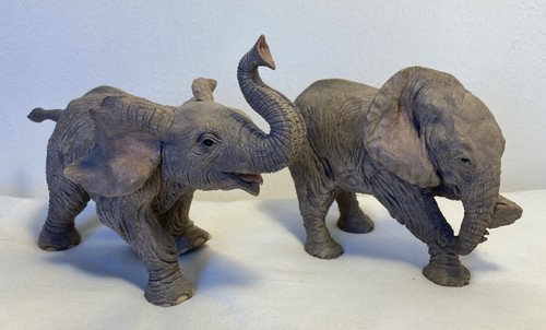 Elephants figurines ornaments - elephants.,