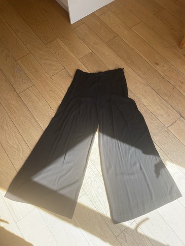 Stylish black crepe very - **stylish**black,