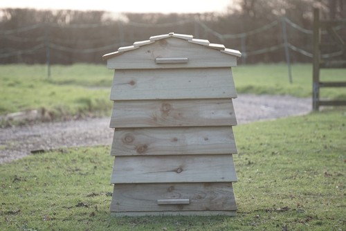 Large wood wooden - wooden, bee