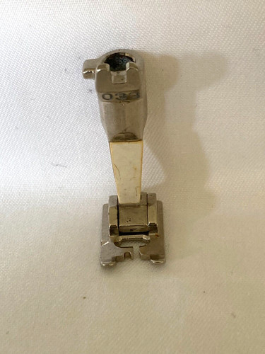 Bernina buttonhole foot 033 - buttonhole,