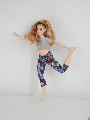 Barbie curvy yoga - barbie,