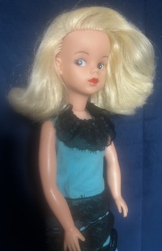 1968 new look sindy doll - doll,, left