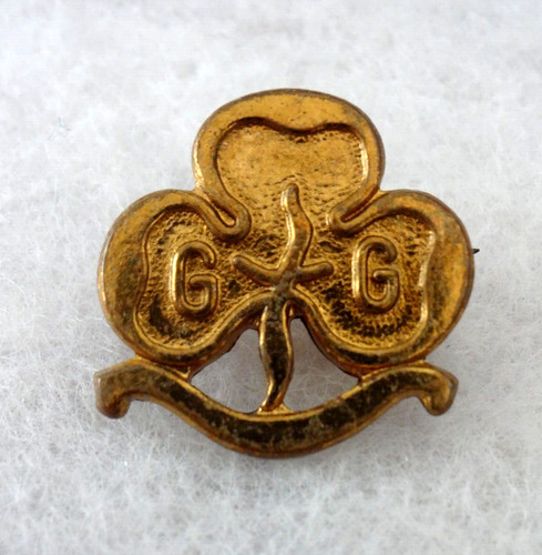 Girl guides vintage pin - -,