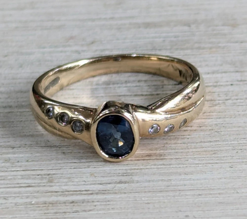 9ct yellow gold - yellow,