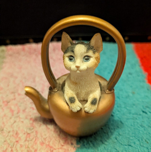 The leonardo collection cat - collection, in