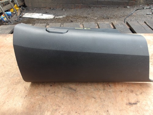 Vauxhall vivaro glove box - glove,