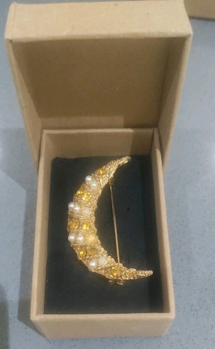 Vintage gold tone textured - gold,