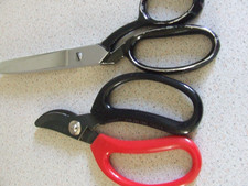 2 Assorted Vintage Pairs of Scissors.