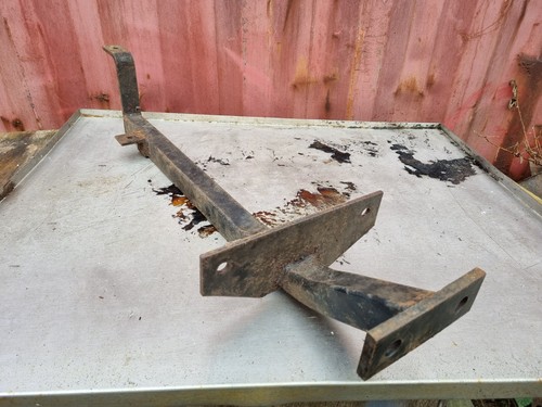 Cross member chassis mount - member,
