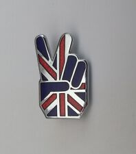 UK PEACE FINGER ENAMEL LAPEL PIN BADGE CAP BADGE