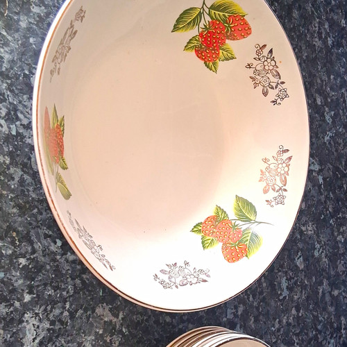 White ceramic large round bowl - round,
