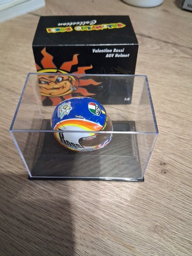 Valentino rossi agv helmet - valentino, 1:8