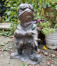 Toad of Toad Hall Statues Wind