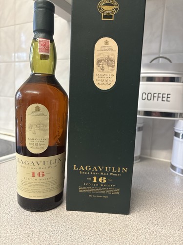 Classic bottle lagavulin - a,